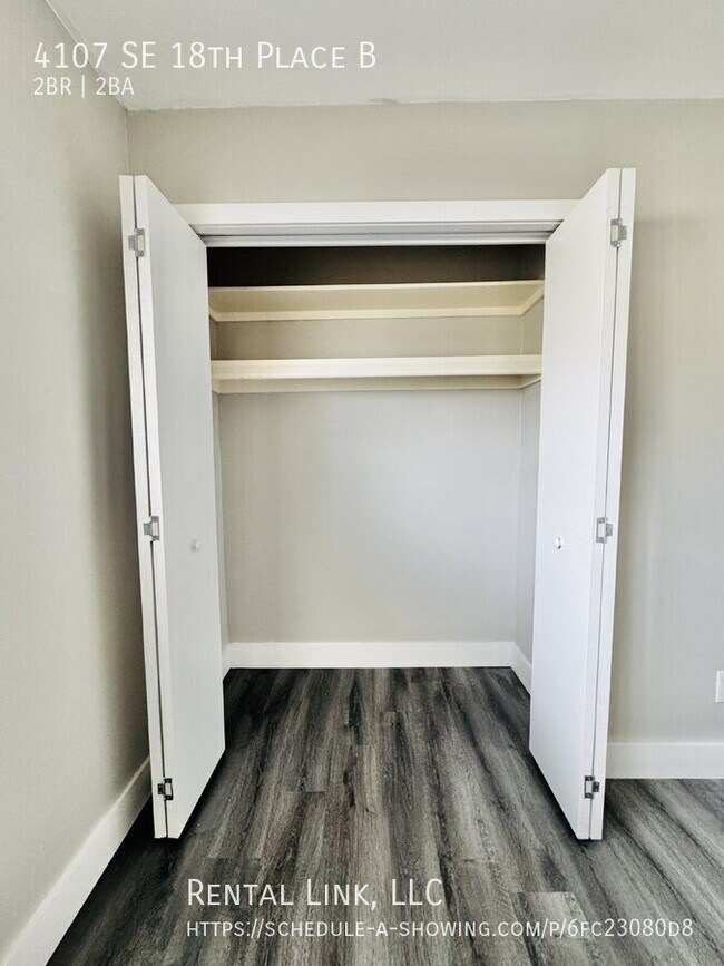 Building Photo - 4107 SE 18th Pl