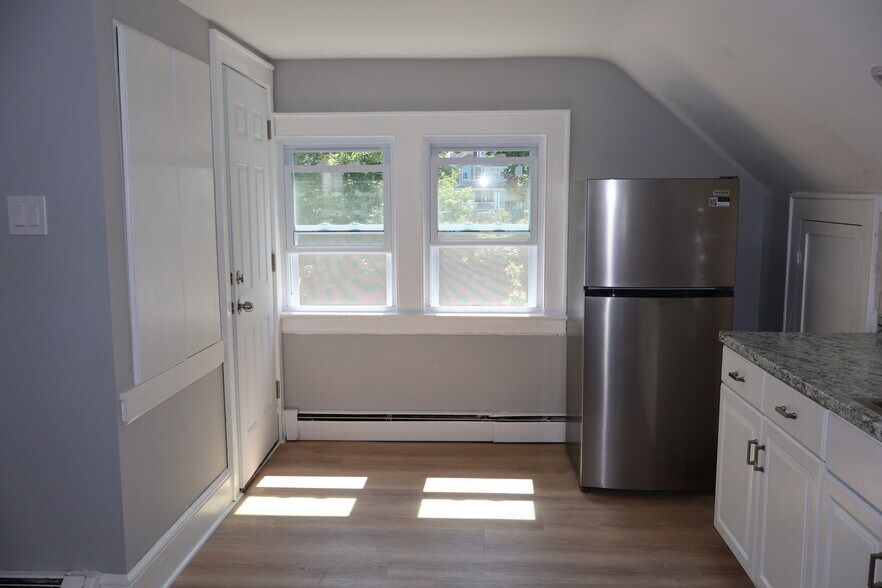 Building Photo - 49 Gurdon St