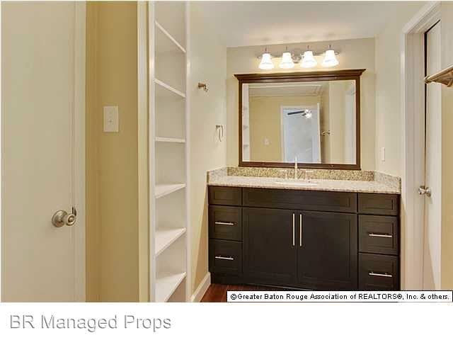 Building Photo - 2 br, 2 bath House - 8029 Summa Ave. #A