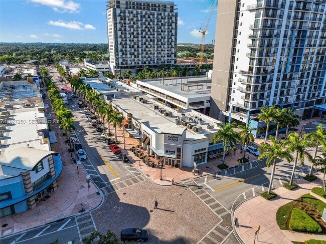 Building Photo - 5300 Paseo Blvd