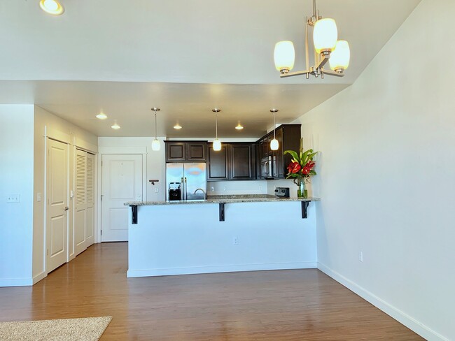 Building Photo - Gorgeous 2 Bedroom 2 Bathroom Apartment