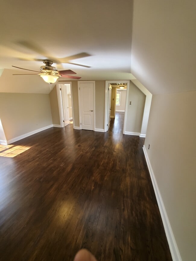 Building Photo - 320 Kingston Ct SW