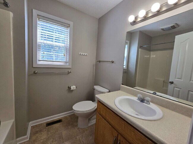 Building Photo - 3225 Veranda Cir