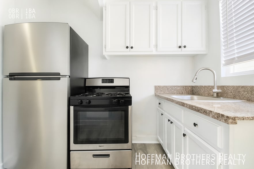 Building Photo - 983 S Oxford Ave