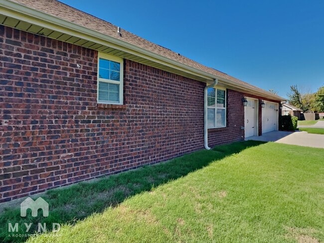 Building Photo - 601 Summer Cove Cir NW