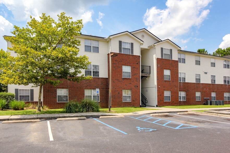 Welcome to Hallmark at Timberlake! - Hallmark at Timberlake Apartments