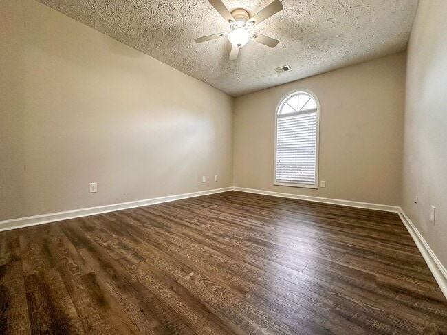 Building Photo - 3552 Plum Creek Trail NW
