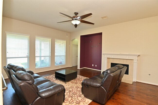 Building Photo - 5215 Field Briar Ln