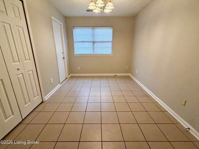 Building Photo - 313 Hawthorne Dr