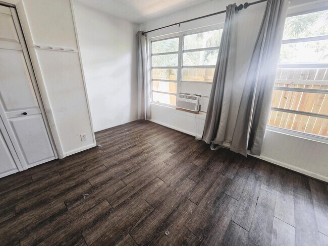 Building Photo - 1115 S M St