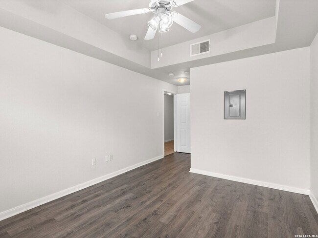 Building Photo - 6160 Eckhert Rd