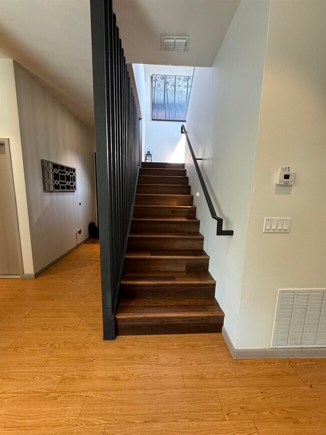 Building Photo - 7219 Rocio Dr