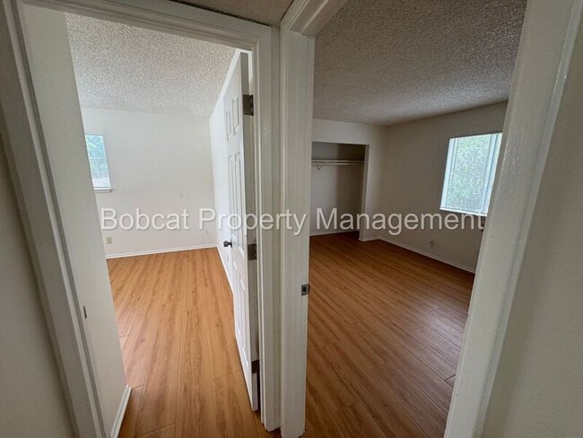 Building Photo - 1501 N Edmonds Dr