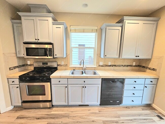 Building Photo - 18421 Brookside Rd