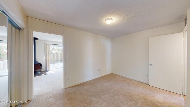 Building Photo - 222 7th St