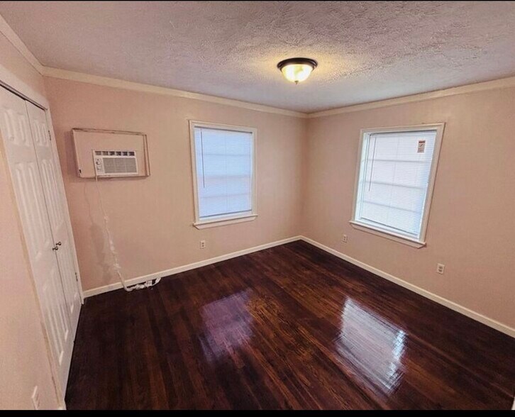 Building Photo - 5082 Lurline Dr