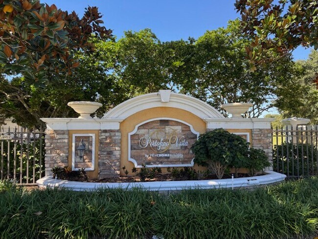 Building Photo - Townhome In St Cloud For Rent with  4 Bedr...