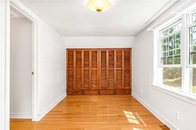 Building Photo - 214 Highland Rd