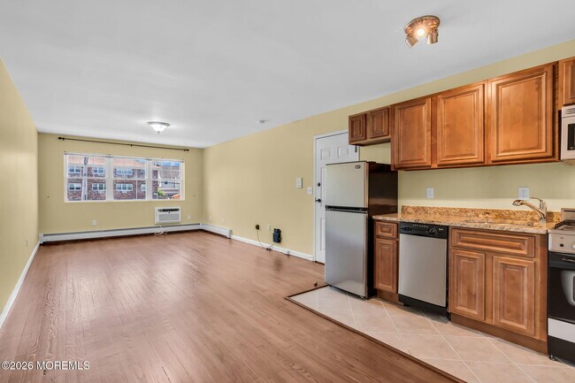 Building Photo - 309 4th Ave