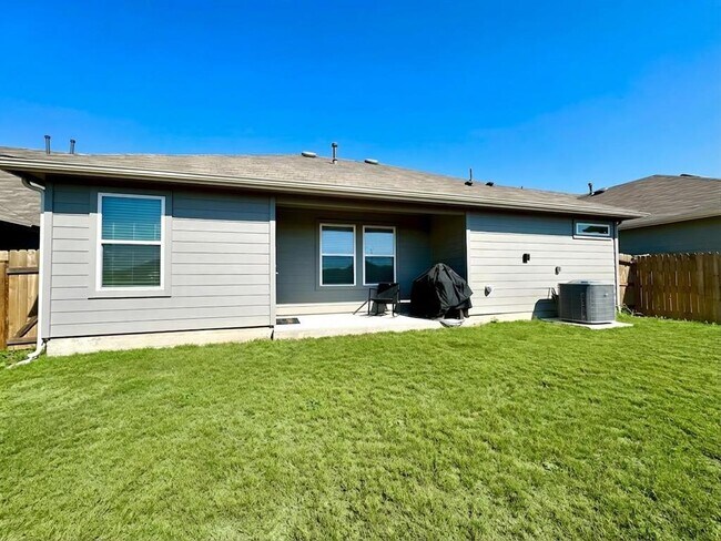 Building Photo - 331 N Richland Dr