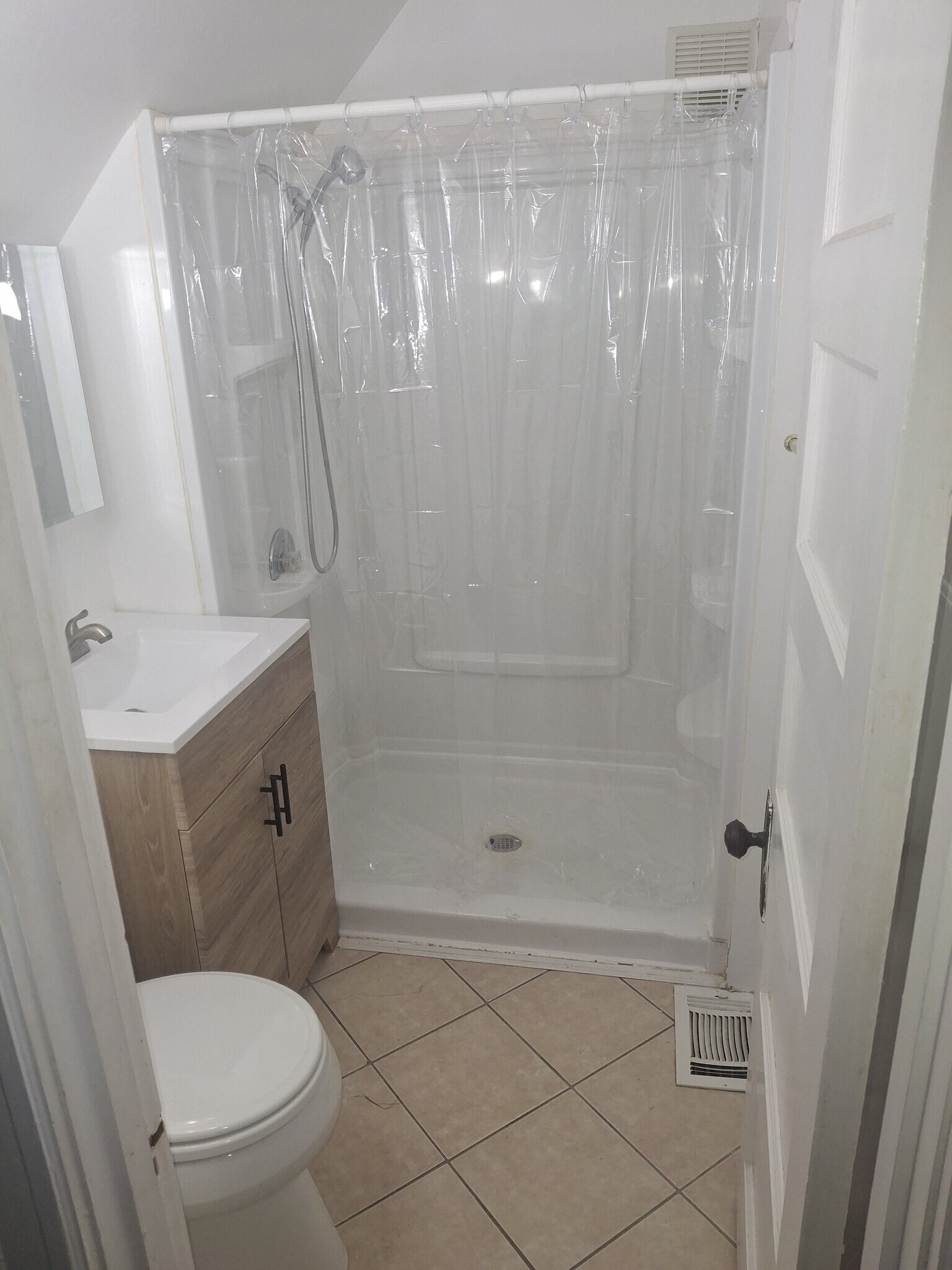 Bathroom - 422 Prospect Ave