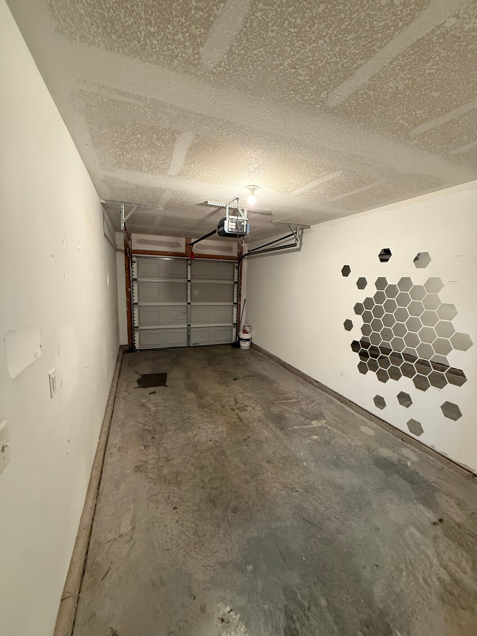 Building Photo - 225 Blue Robin Way