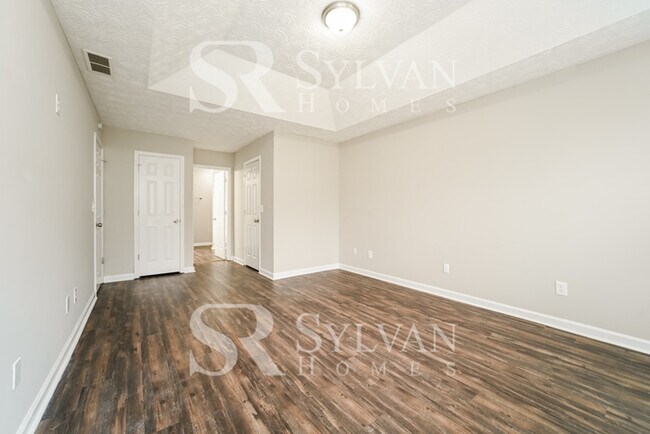 Building Photo - Your dream home is waiting for you. Hurry and Lease today!