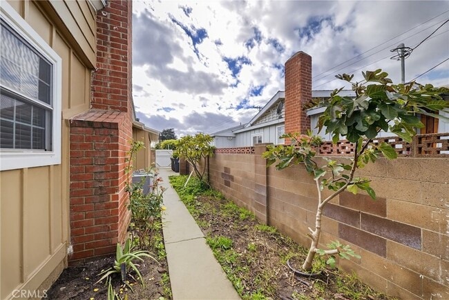 Building Photo - 4201 Franklin Ave