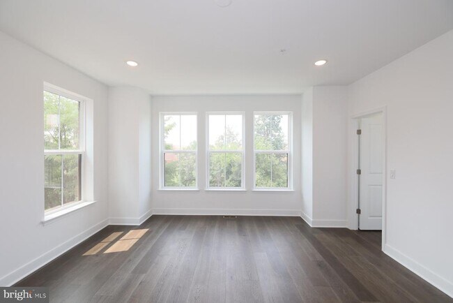 Building Photo - 14964 Deco Cir