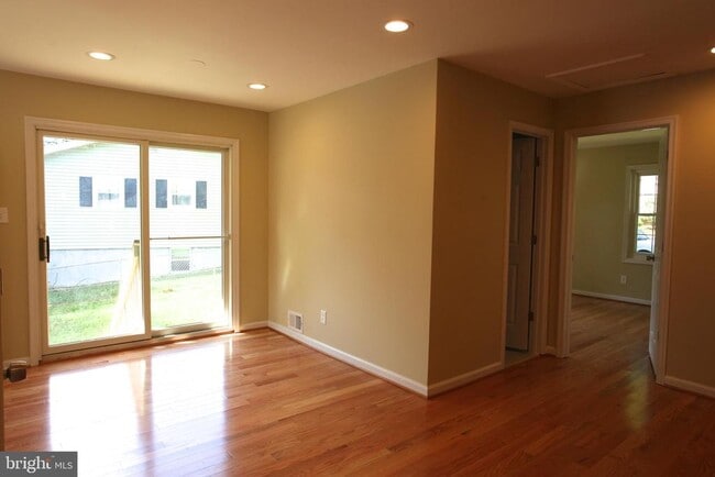 Building Photo - 4106 Elizabeth St