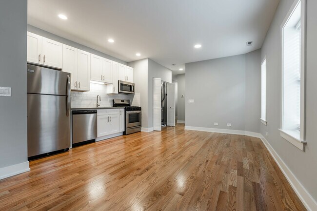 Building Photo - 2115 N Sedgwick St