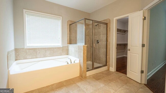 Building Photo - 3731 Ivy Lawn Dr NE