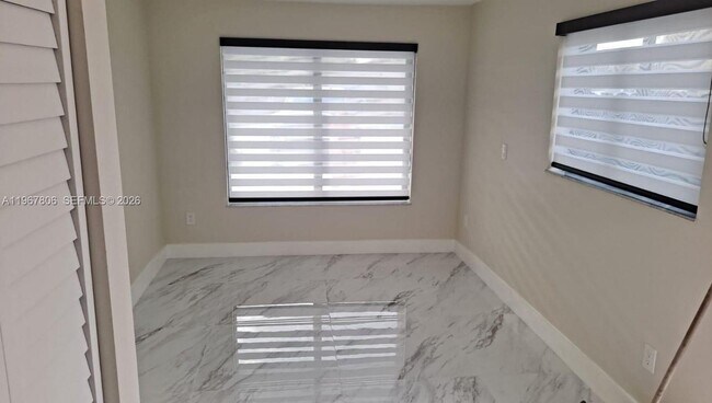 Building Photo - 4055 SW 103rd Ave