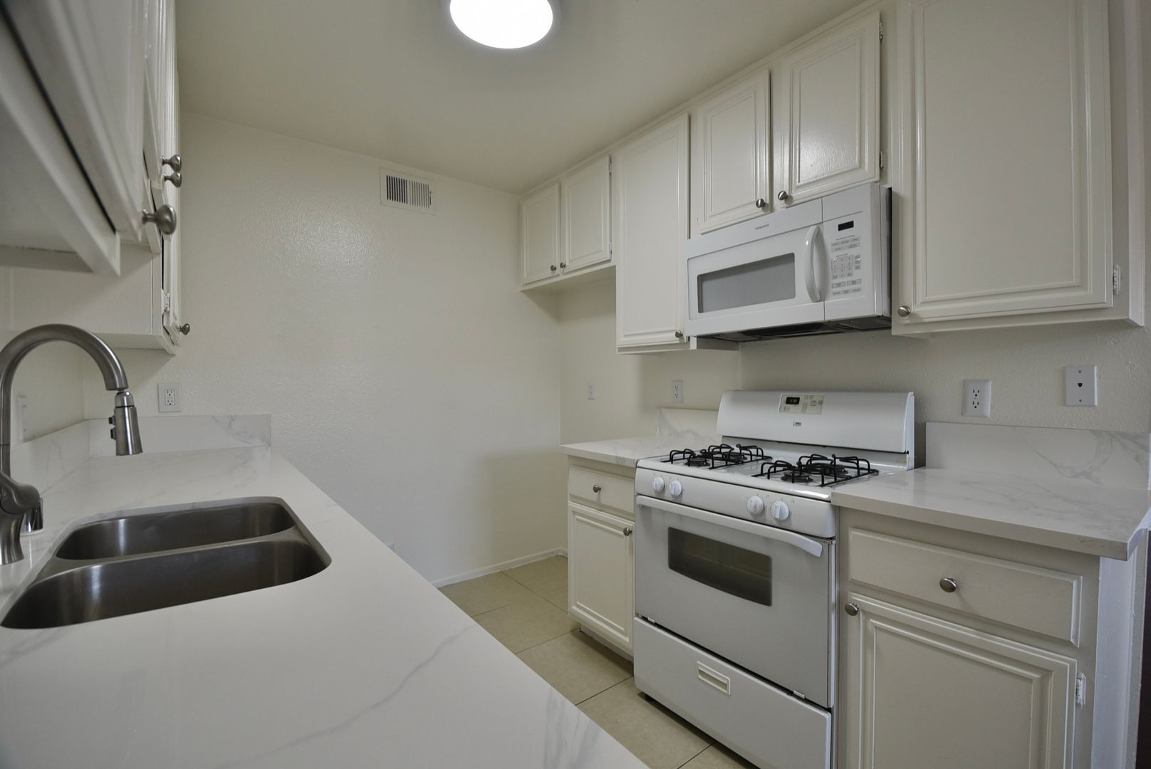 Building Photo - 11255 Huston St