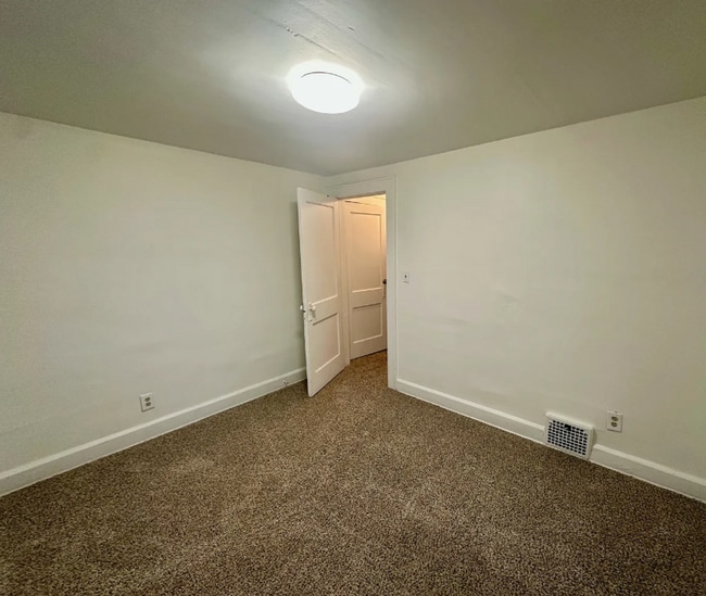 Building Photo - 1036-1038 Clay St