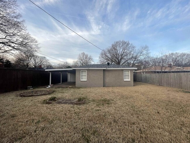 Building Photo - 4967 Kimball Ave