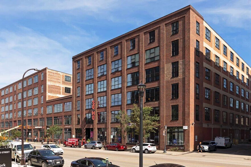 Building Photo - 718 Washington Ave N