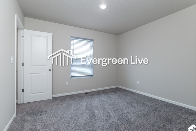 Building Photo - 108 Burlington Dr