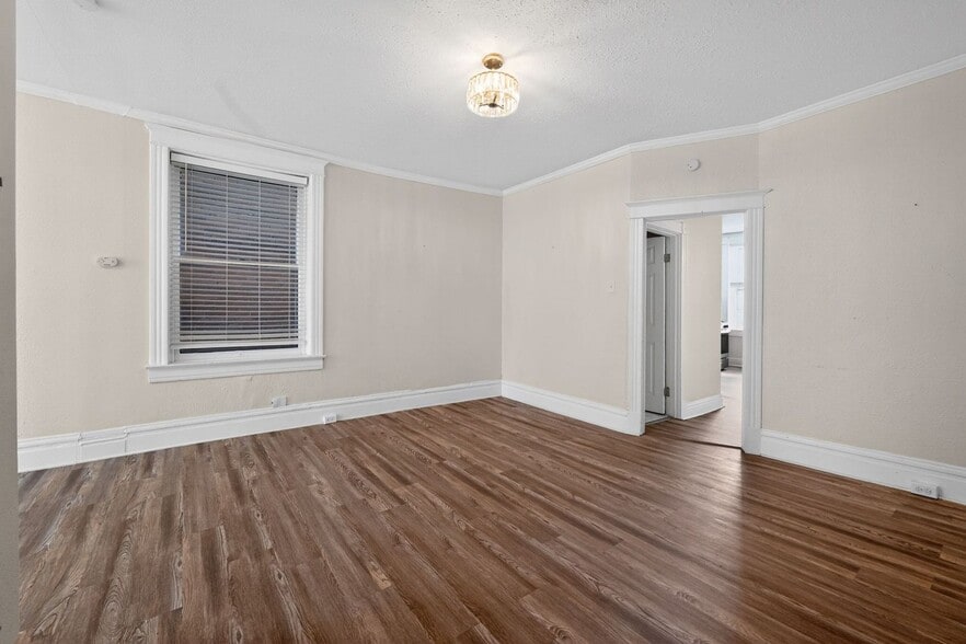 Building Photo - 2918 Sidney St