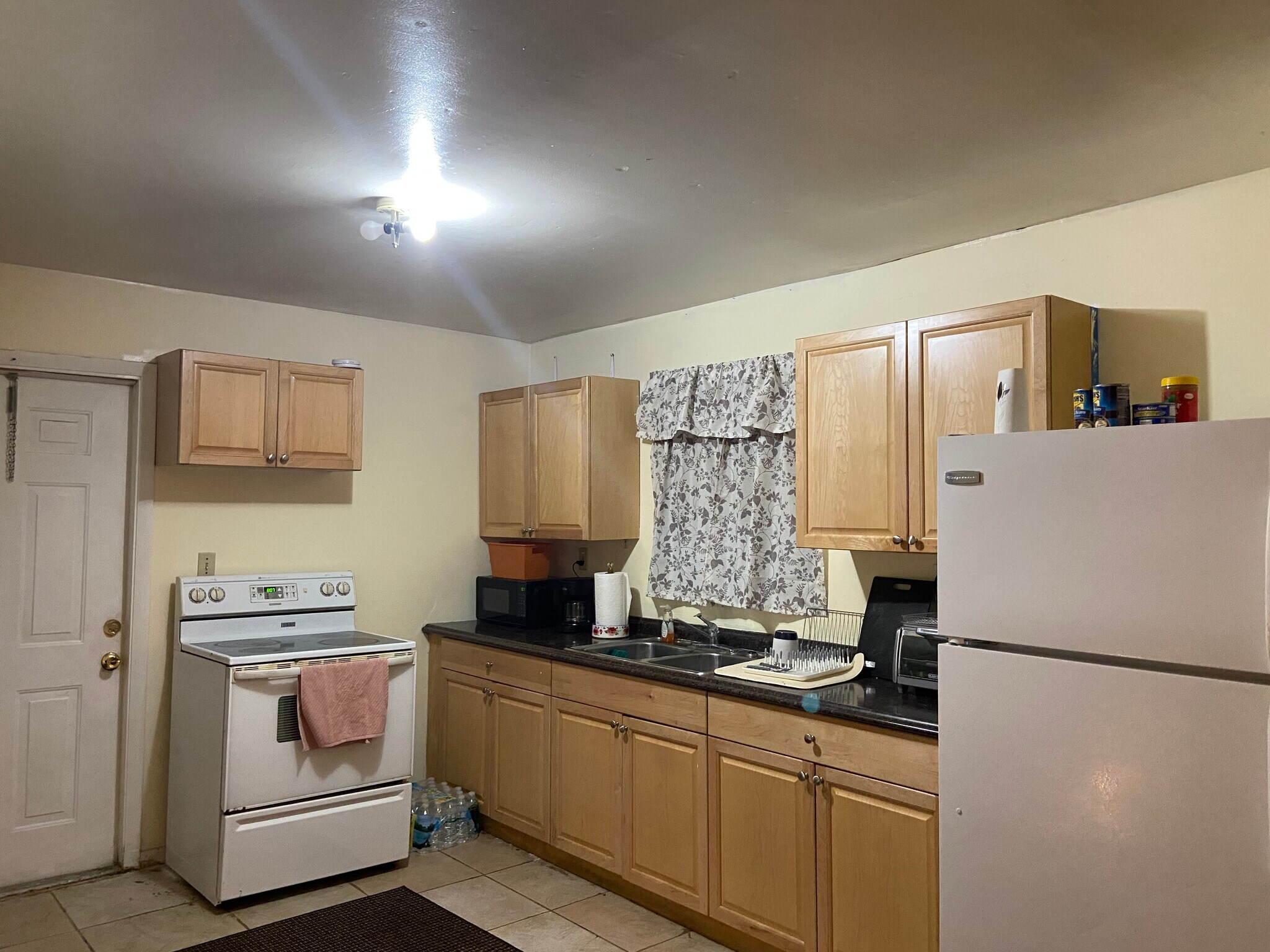 Building Photo - 213 10th St NW