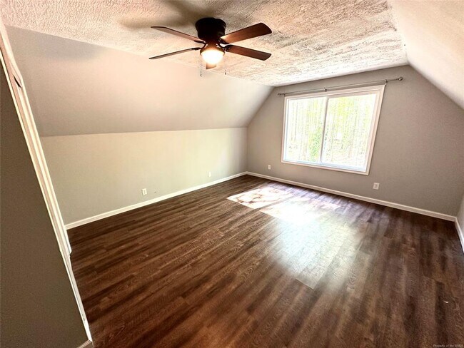 Building Photo - 5518 Thompson Dr