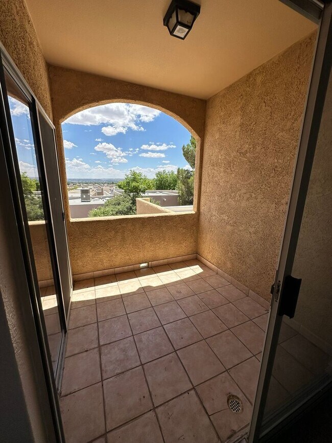 Building Photo - 3503 Northpointe Dr