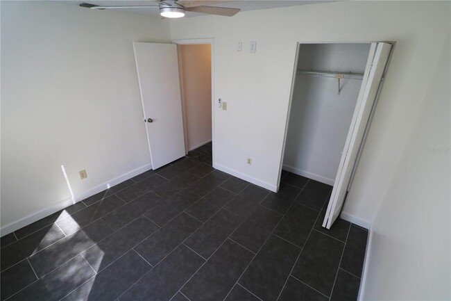 Building Photo - 5017 Oakshire Dr