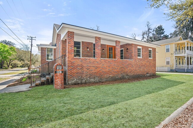 Building Photo - Downtown Beaufort Charmer