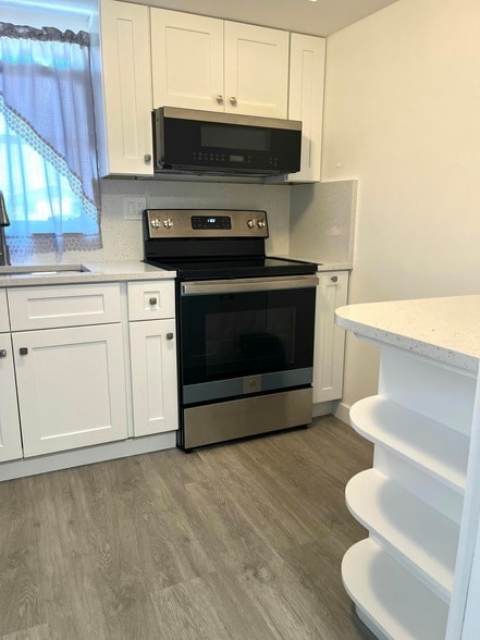 Building Photo - 2551 Emory Dr W