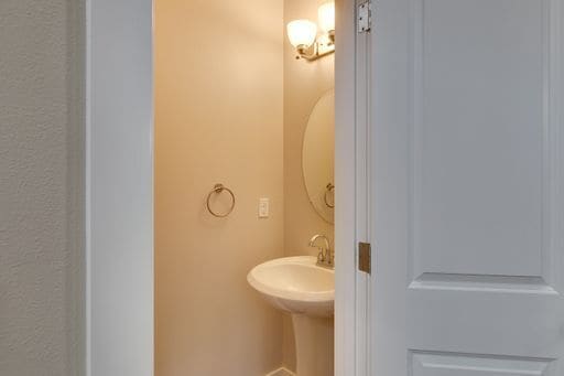 Building Photo - Mill Creek Townhome with 2 Car Garage Available Now!