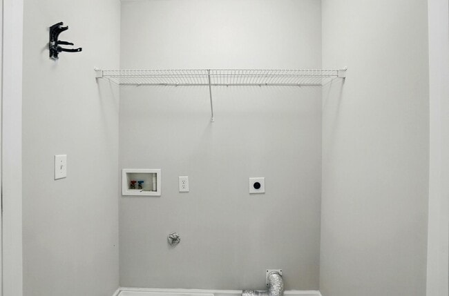 Building Photo - 2 Bedroom Townhome in Pineville!