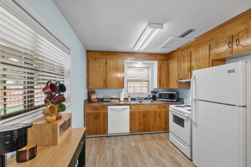 Building Photo - 2003 Roebuck St