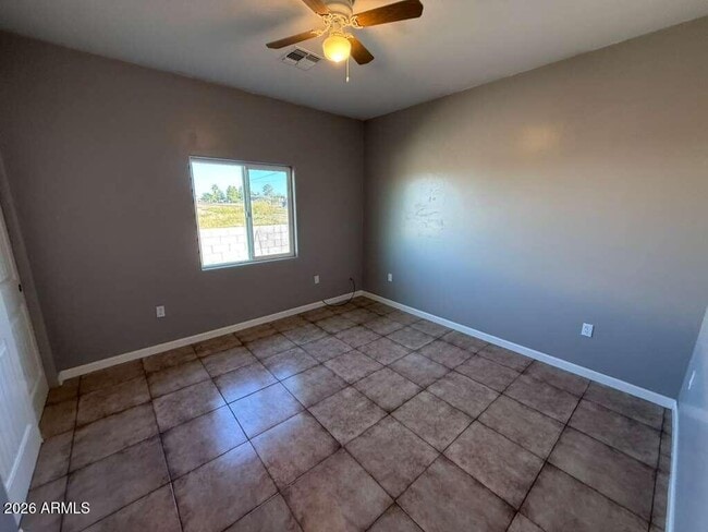 Building Photo - 2770 N Washington Ave