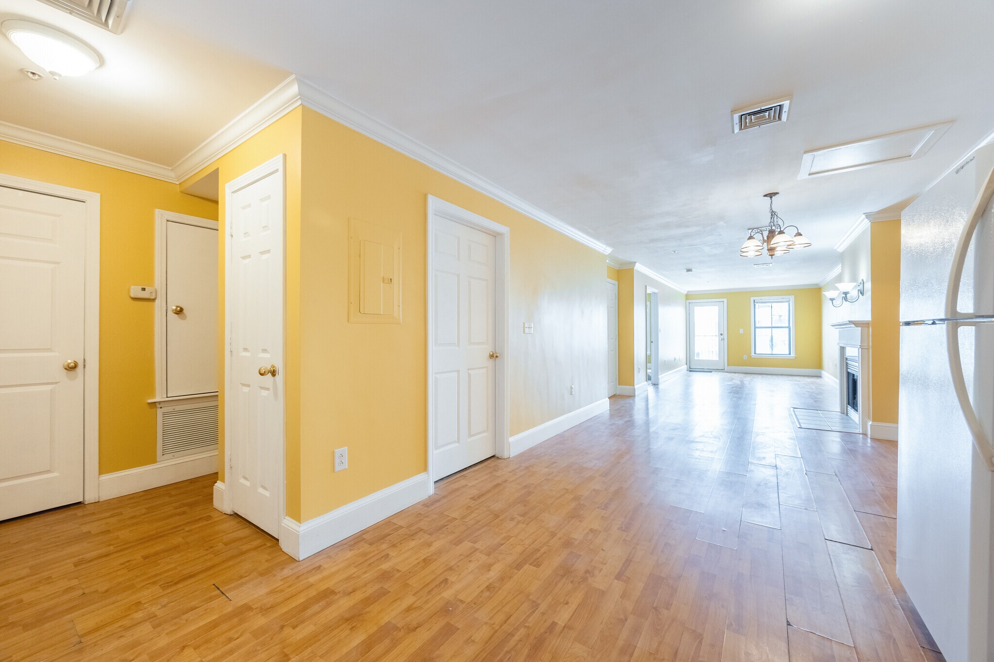 Building Photo - 426 Mount Hope St